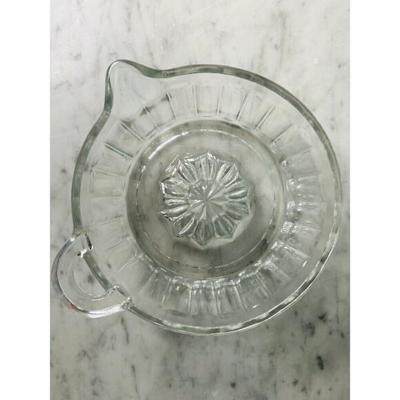 Vintage Indiana Clear Glass Citrus Juicer Reamer Side Spout Loop Tab Handle Deep - Picture 2 of 9
